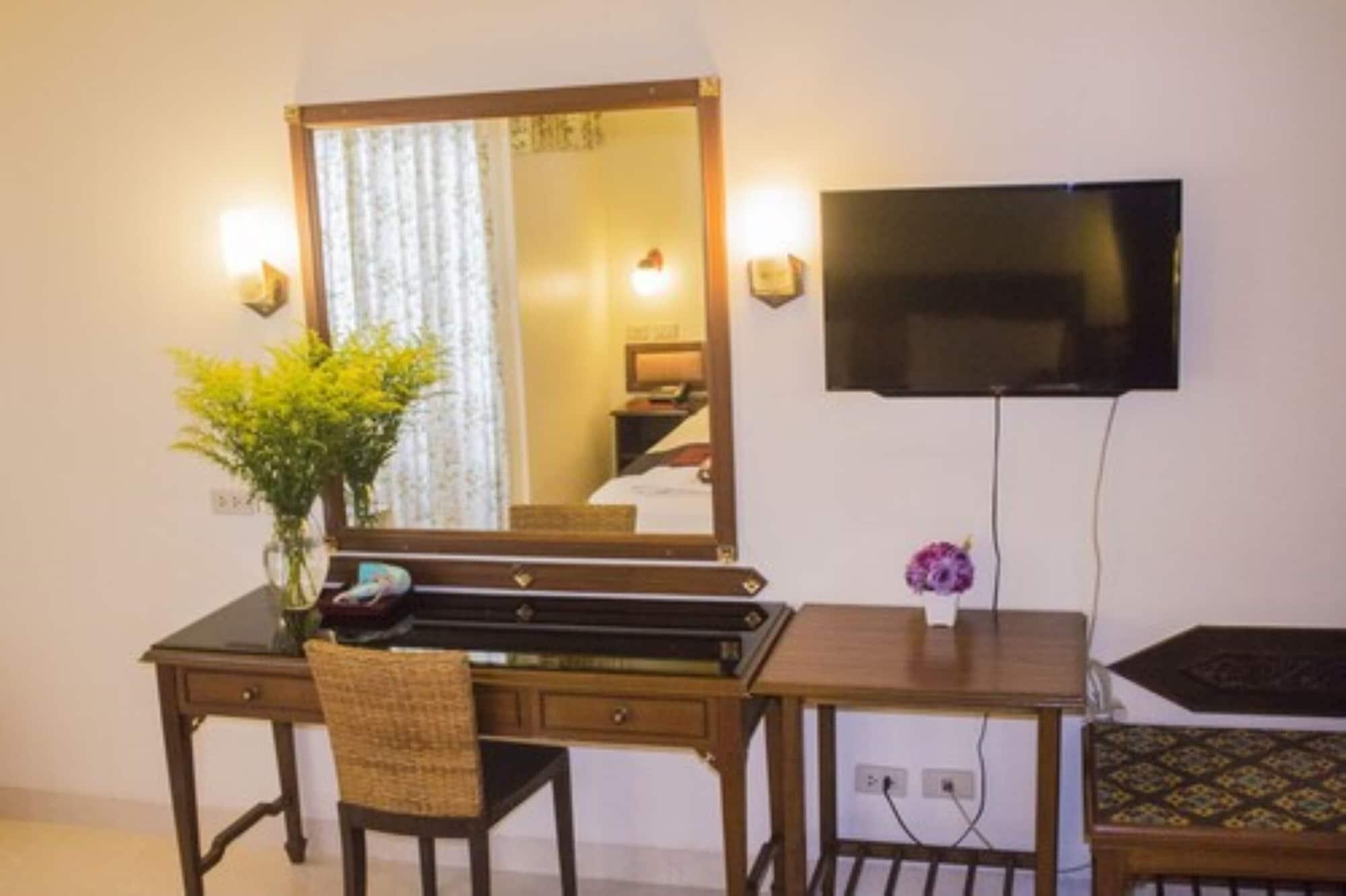 People Place Boutique In Town Hotel - Sha Extra Plus Csiangmaj Kültér fotó